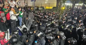 Los granaderos nunca desaparecieron, sólo cambiaron de nombre.