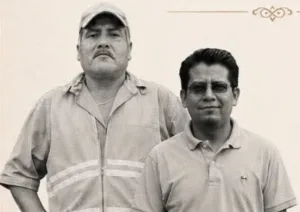 Carlos Orocio Cruz, y su hijo Celestino.