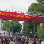 La CNTE se dirige al Estadio de la Ciudad de México.