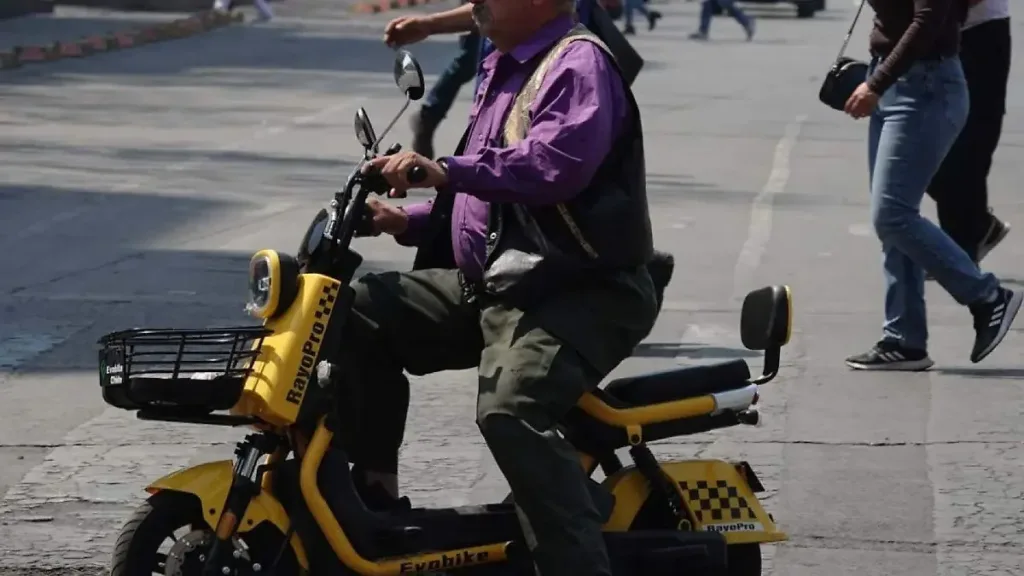 Guía de emplacamiento para scooters y bicicletas eléctricas.