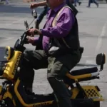 Guía de emplacamiento para scooters y bicicletas eléctricas.