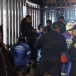 Tres personas murieron por asfixia tras los festejos por el triunfo de México en la CDMX.