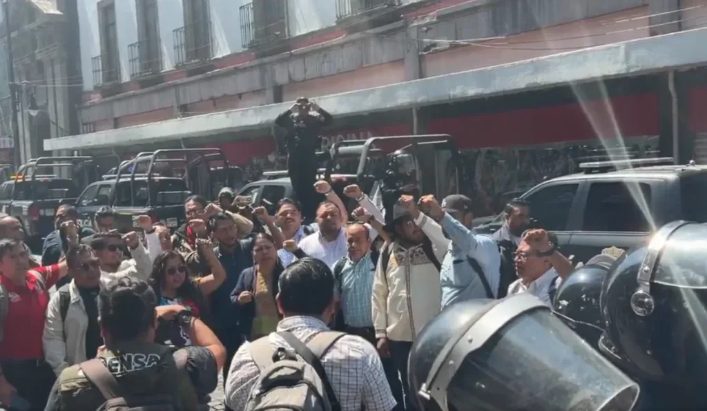 La CNTE dobla a Sheinbaum.