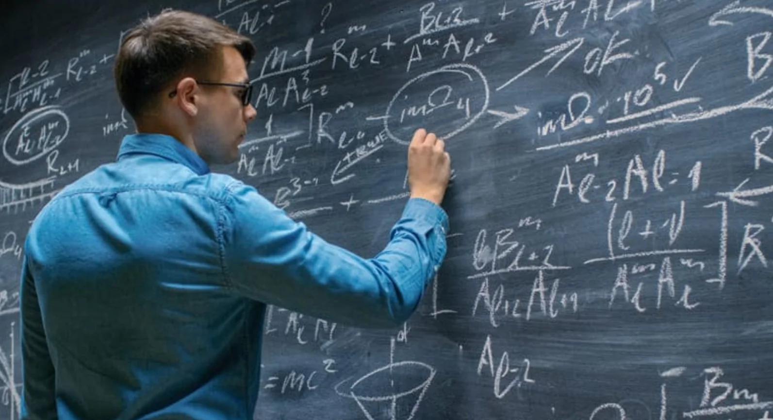 Matemáticas, una de las carrreras mejor pagadas.