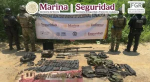 Decomiso de arsenal en Concordia, Sinaloa.