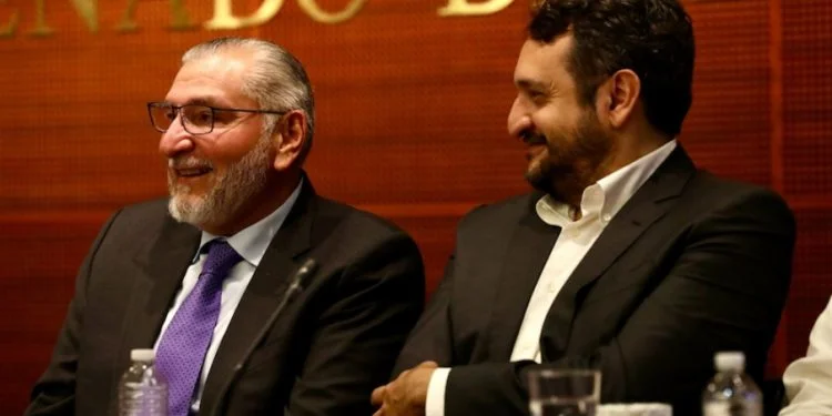 Adán Augusto López y Andy López Beltrán.