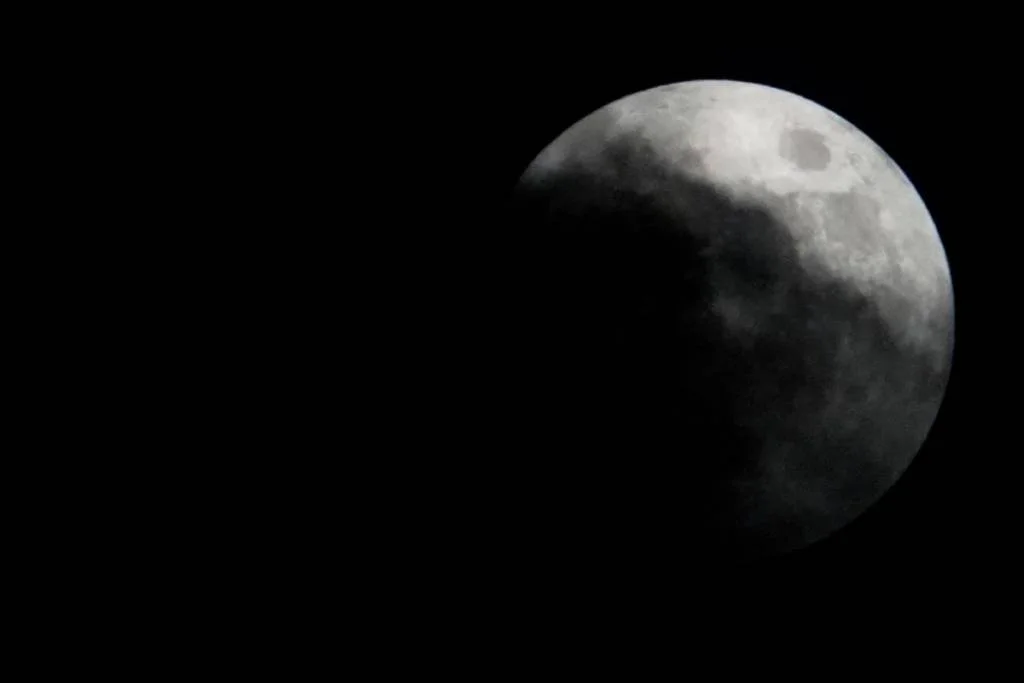 El 27 de agosto habrá eclipse lunar parcial.