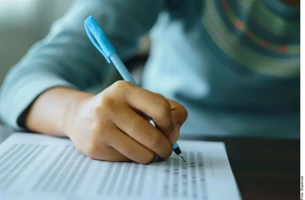 Casi 7 de cada 10 jóvenes en México reprueban nivel básico de matemáticas.