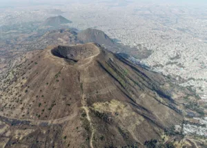 Invitan a caminata por la Sierra de Santa Catarina.