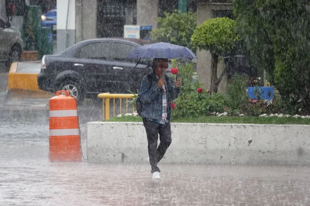 Pronostican lluvias extraordinarias en Colima, Michoacán, Guerrero y Oaxaca.