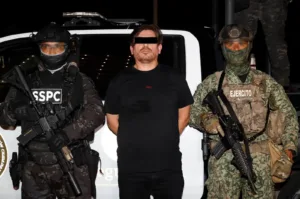 Fuerzas federales capturaron en Mazatlán, Sinaloa, a Jesús Antonio “N”, alias “El Peli”.