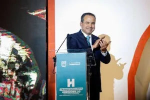 Antonio Astiazarán rindió su segundo informe de gobierno.