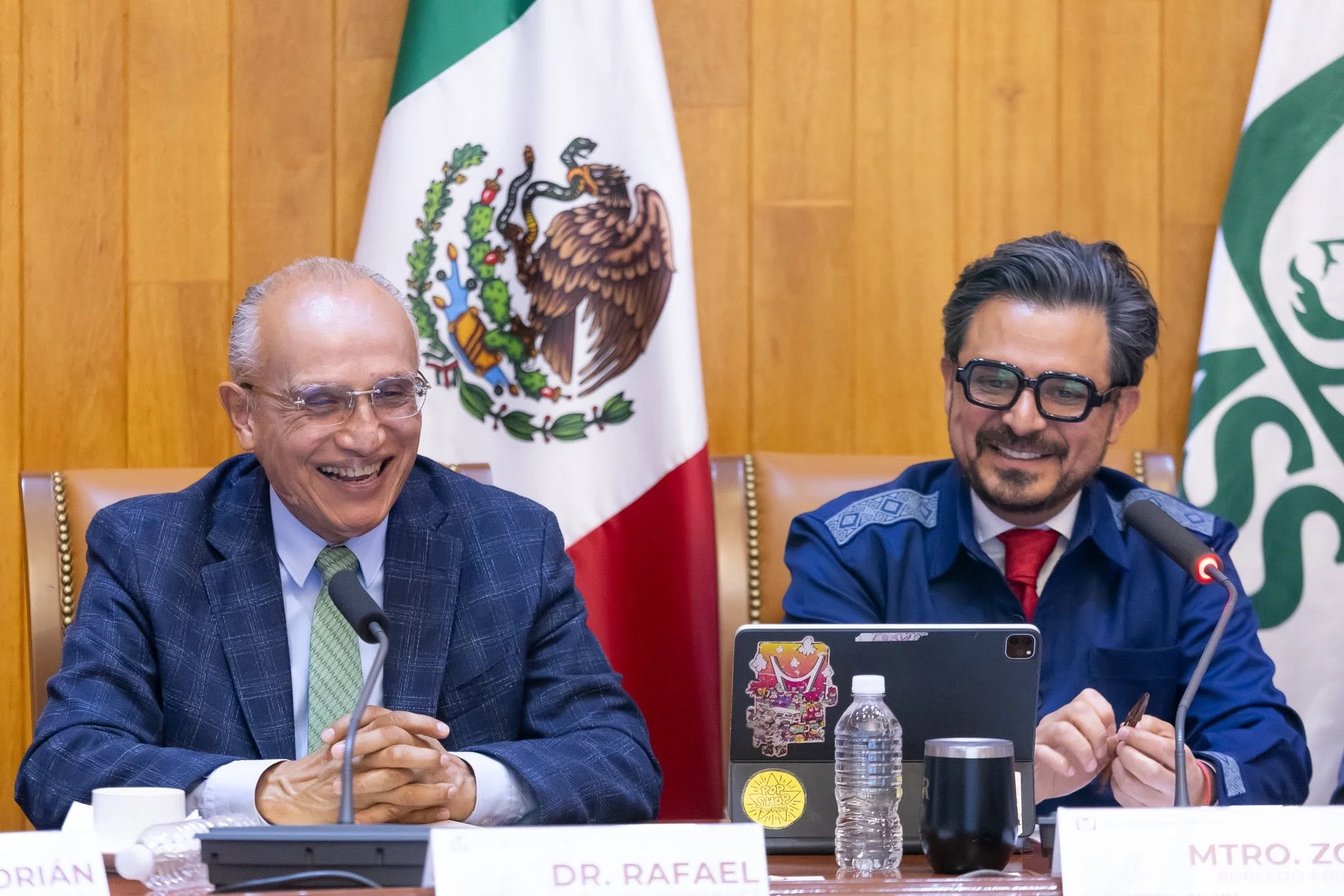 Rafael Olivos y Zoé Robledo.