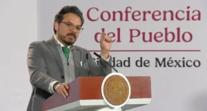 Zoé Robledo, director del IMSS.