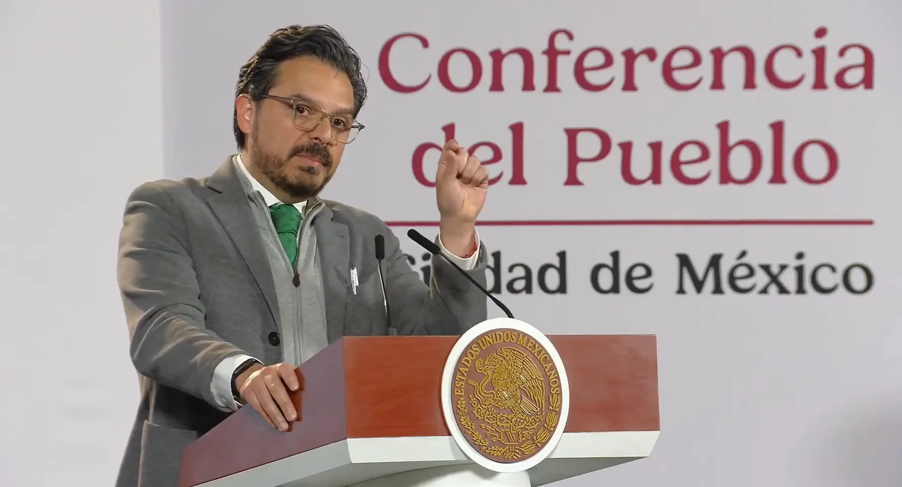 Zoé Robledo, director del IMSS.