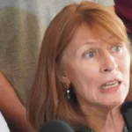Tatiana Clouthier continúa sus reclamos contra Clara Luz Flores.