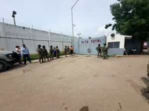 Reportan motín en el penal de El Castillo en Mazatlán, Sinaloa.