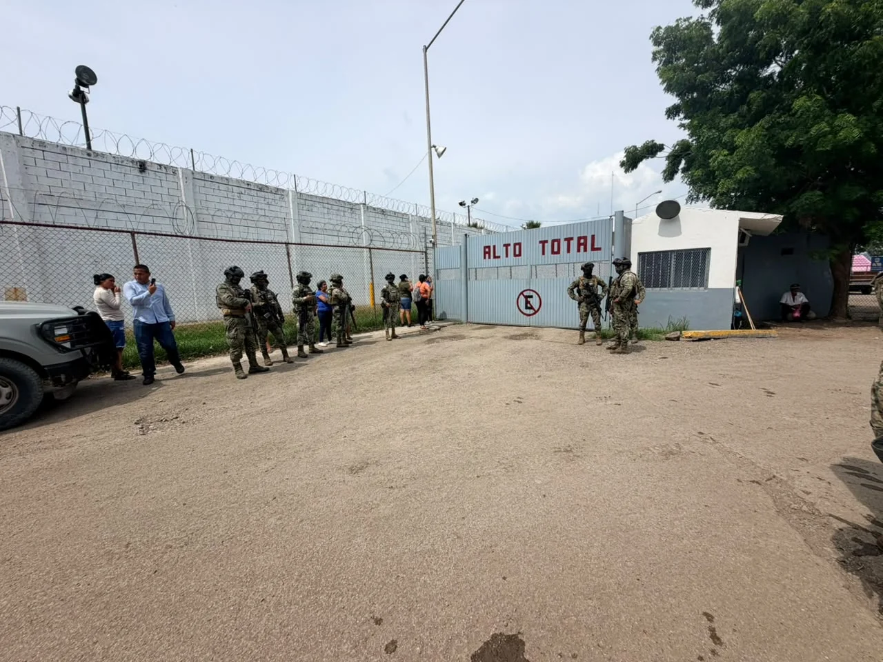 Reportan motín en el penal de El Castillo en Mazatlán, Sinaloa.