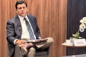 El contralor del INE Víctor Hugo Carvente Contreras.