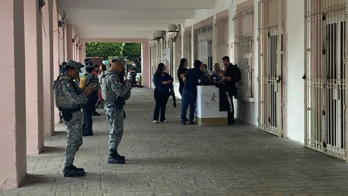 Una cabeza humana fue arrojada en el Ayuntamiento de Mazatlán, Sinaloa.