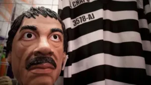 Prohiben uso de disfraces de narcocultura en fiestas de Halloween en Sinaloa.