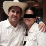 Fue detenida Rosa Alejandra Vargas, aquí junto a Carlos Manzo.