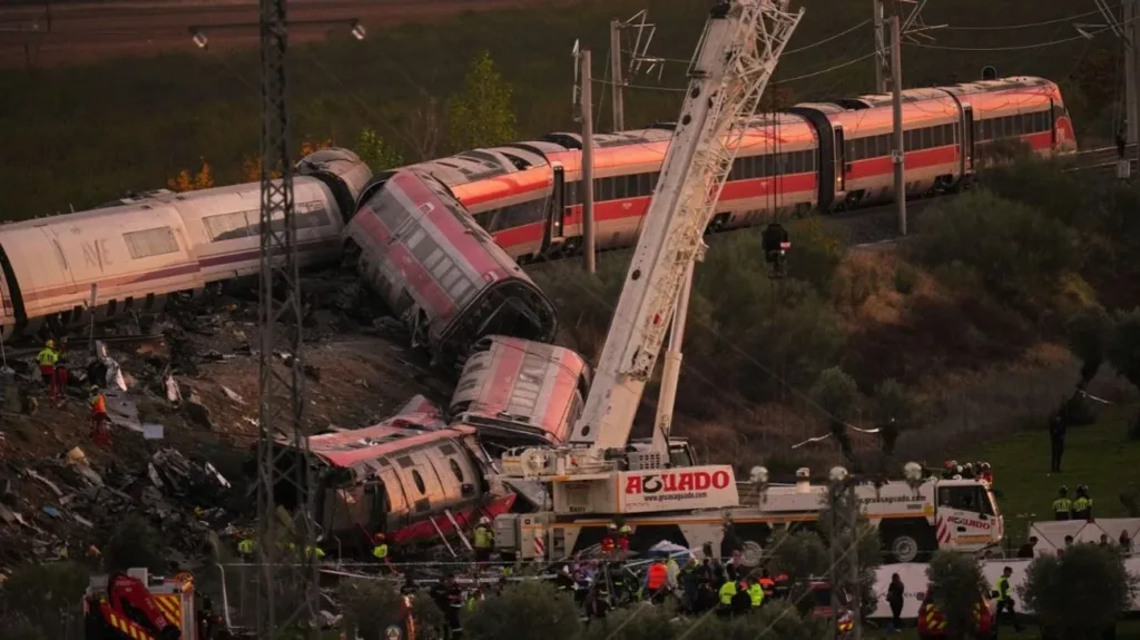 Siete mexicanos sobrevivieron al choque de trenes en Toledo.